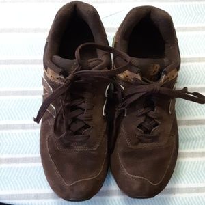 New Balance 574 brown suede running shoe sz 8 1/2b